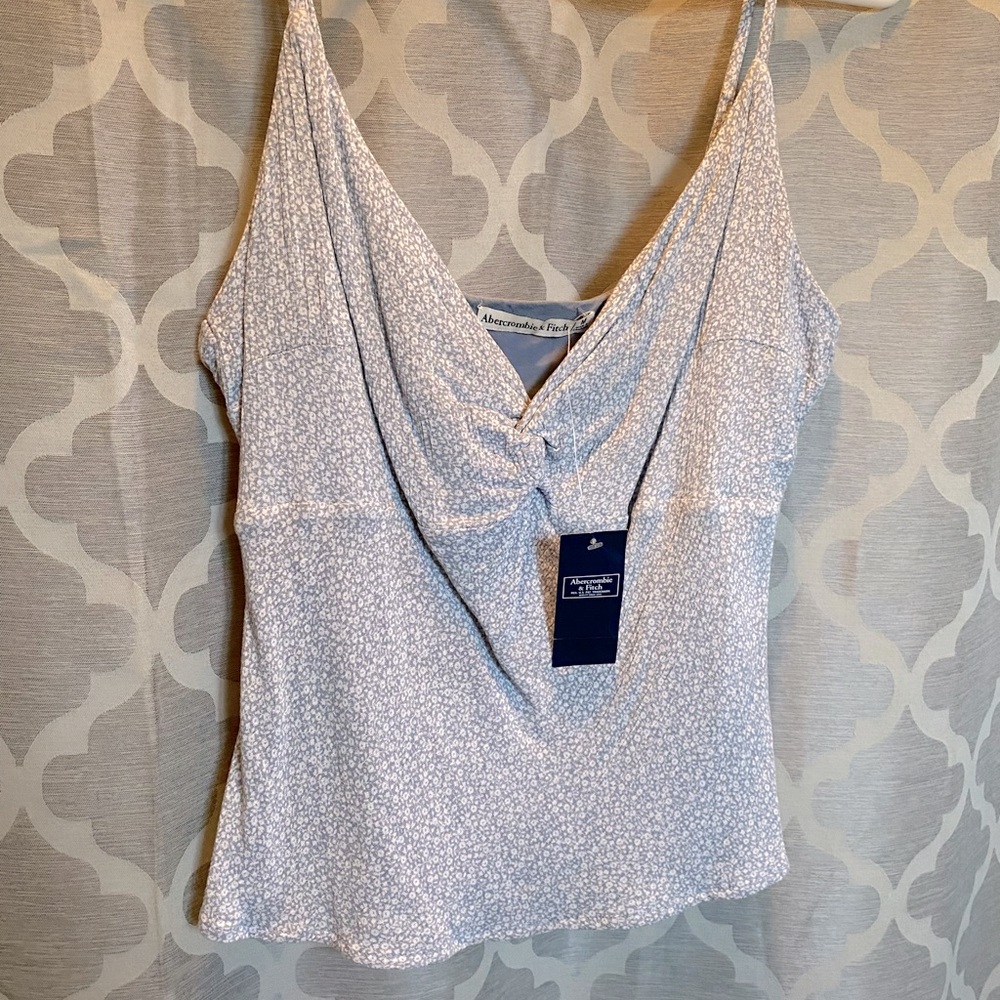 Abercrombie floral Top🩵